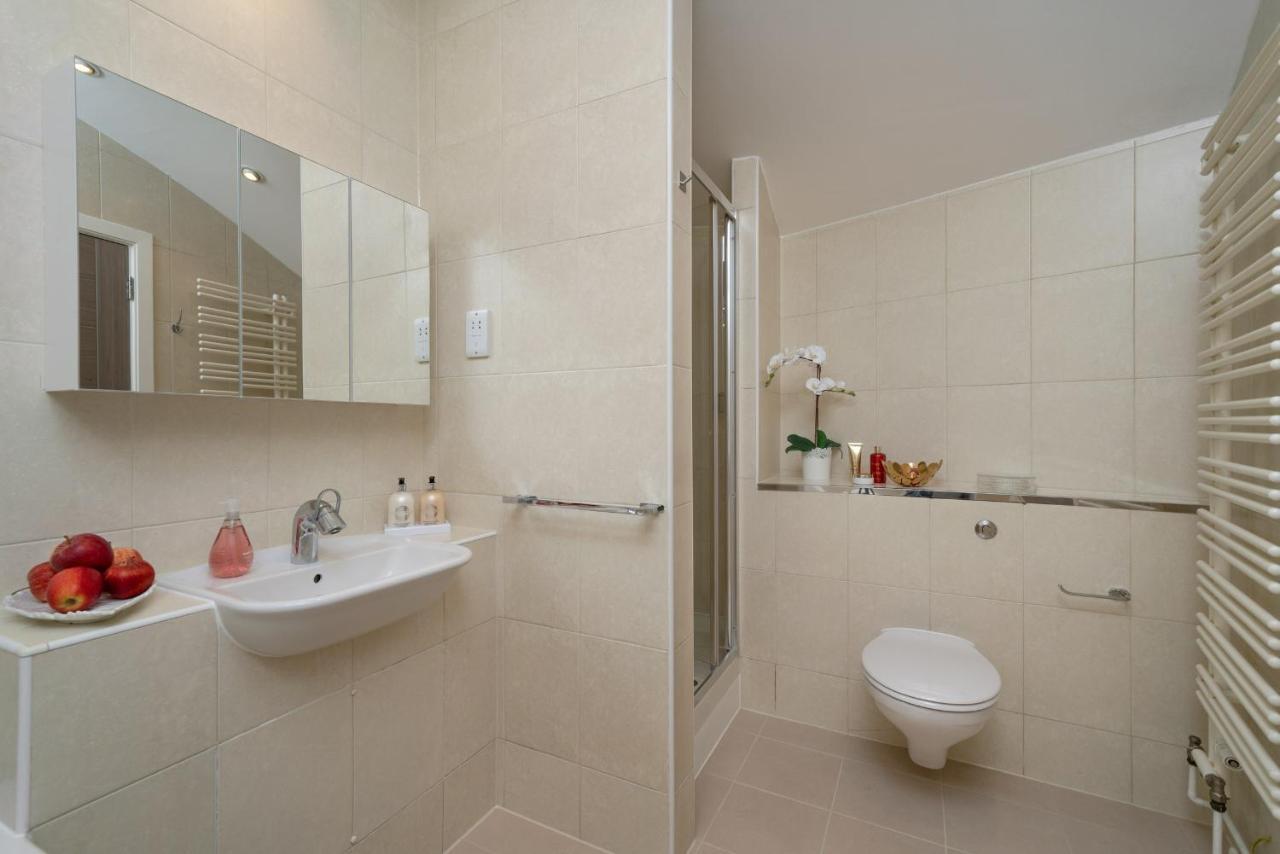לונדון Huge & Central 3 Bedr, 4 Beds, 2,5 Bath Covent Gdn מראה חיצוני תמונה
